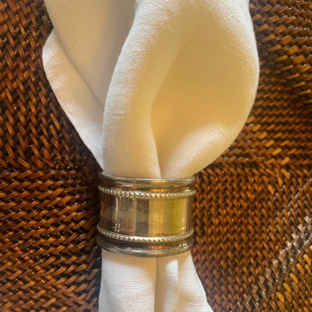 Williams Sonoma Hand-Woven Rattan Chargers • Linen Napkins & Napkin Rings - Picture 6 of 12